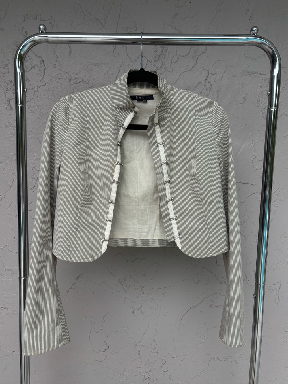 THEORY Gloria Clasp w/ Grey & Cream Pinstripe Cropped Jacket